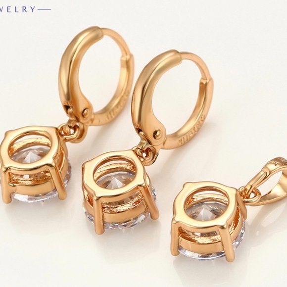 Elegant Diamond 18KGP Jewelry Set - Picture 4 of 11